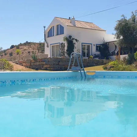 Lemontree House Set In The Countryside. Вилла Agua de Tabuas