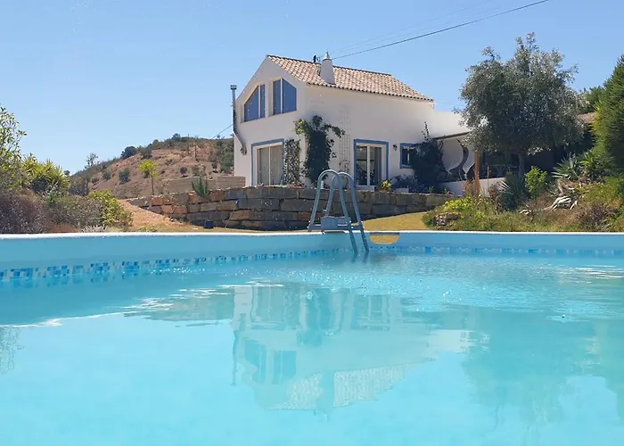 Lemontree House Set In The Countryside. Вилла Agua de Tabuas