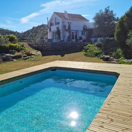 Lemontree House Set In The Countryside.