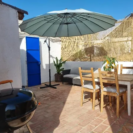 Villa Lemontree House Set In The Countryside. Agua de Tabuas